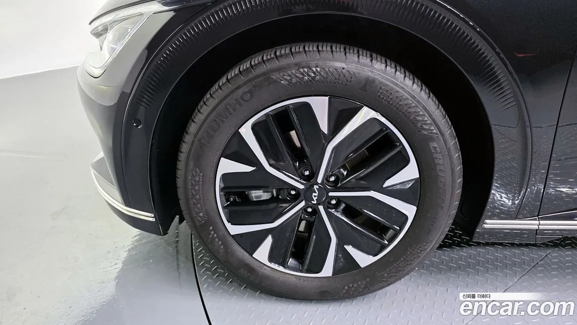 Kia EV6 — фото 10