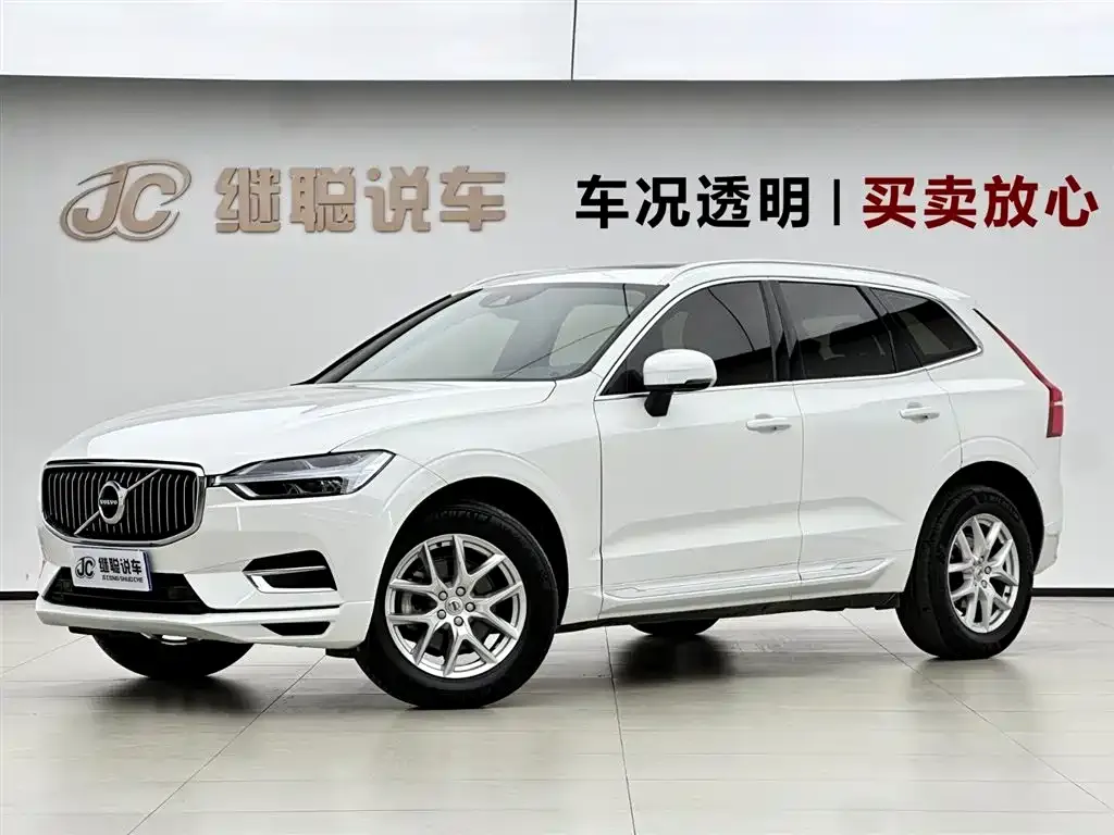 Volvo XC60 — фото 1