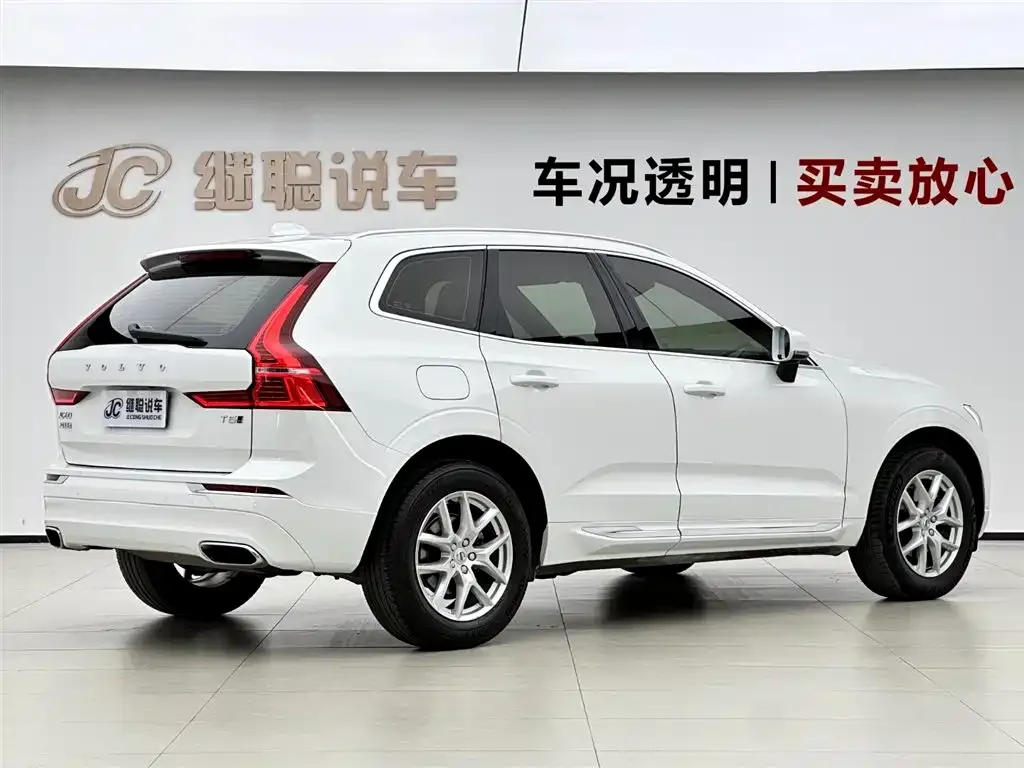 Volvo XC60 — фото 5