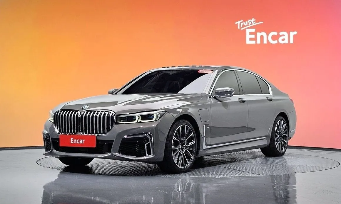 BMW 7-Series — фото 1