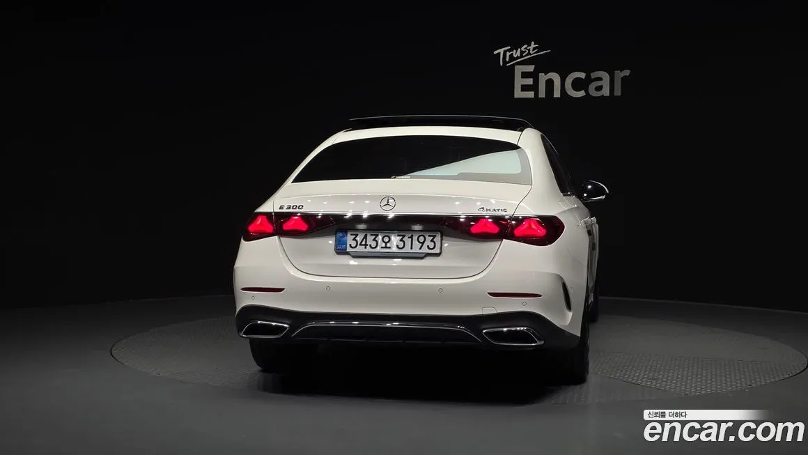Mercedes-Benz E-Class — фото 9