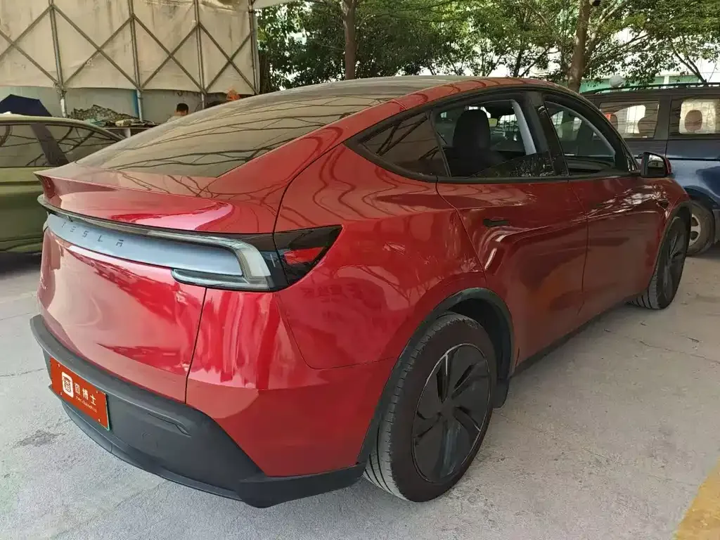 Tesla Model Y — фото 7