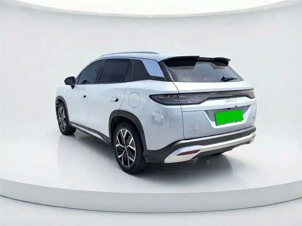 BYD L DM-i — фото 8
