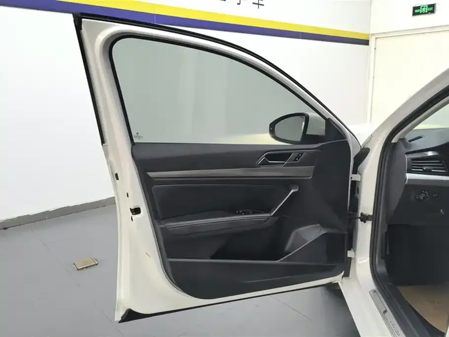 Volkswagen Lavida — фото 7