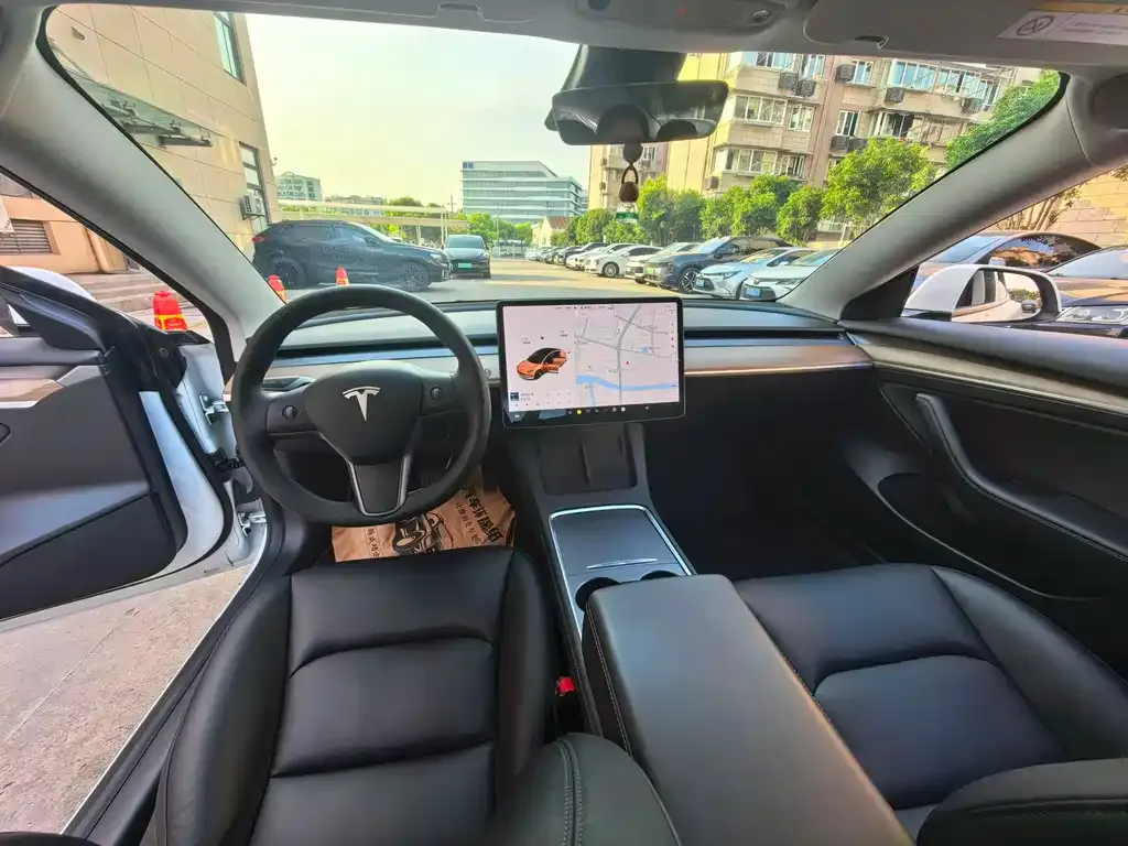 Tesla Model 3 — фото 6