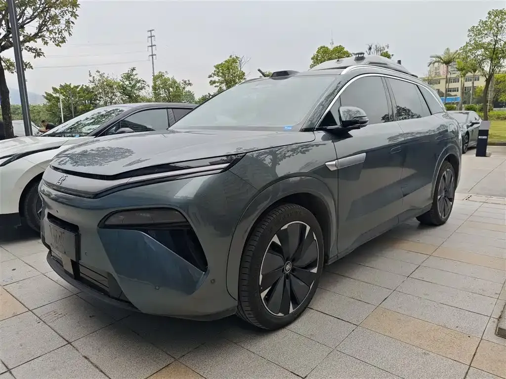 BYD Tang L — фото 1