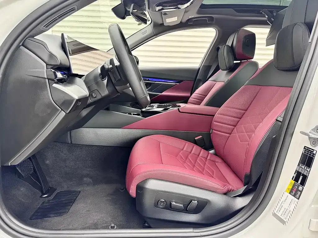 BMW i5 — фото 10