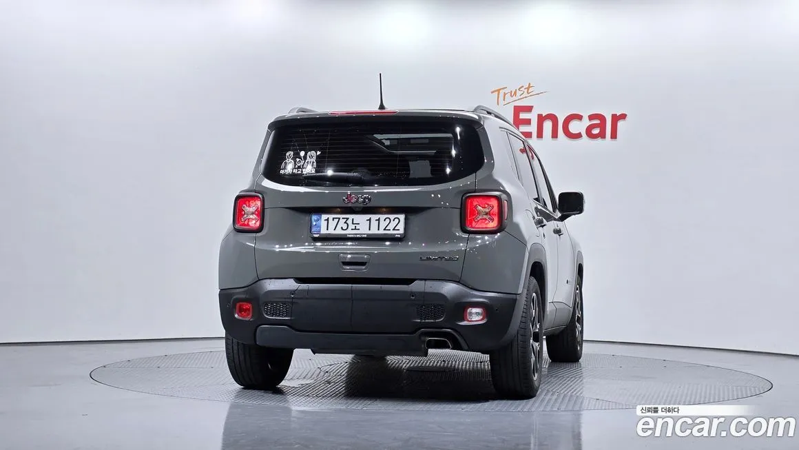 Jeep Renegade — фото 2