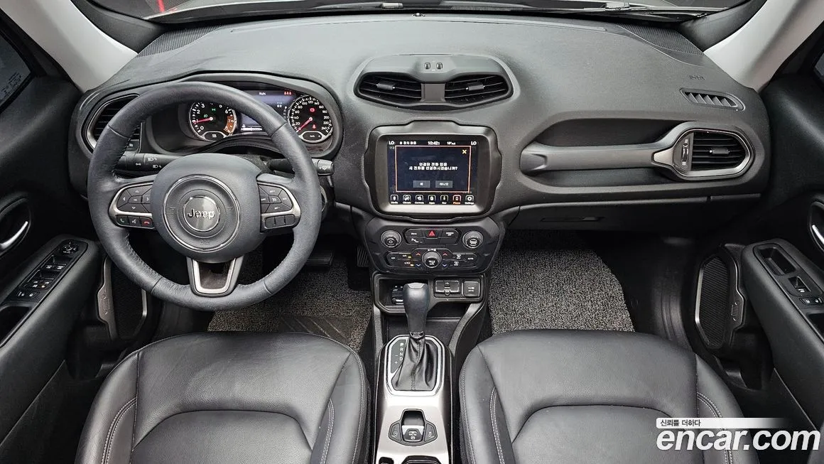 Jeep Renegade — фото 9