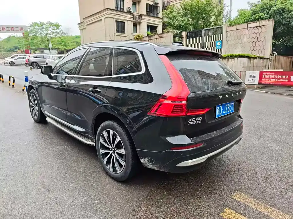 Volvo XC60 — фото 6