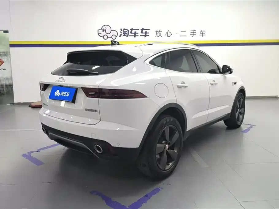 Jaguar E-PACE — фото 2