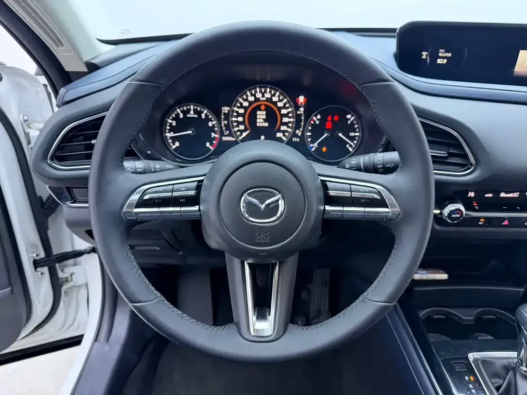 Mazda CX-30 — фото 8