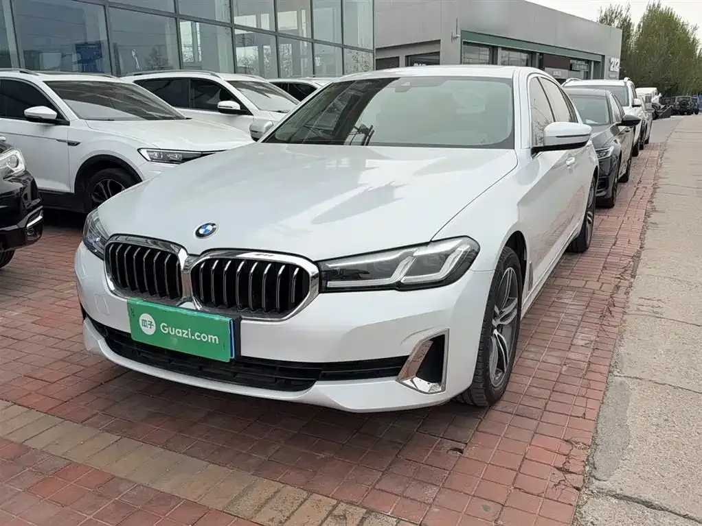 BMW 5 Series — фото 1