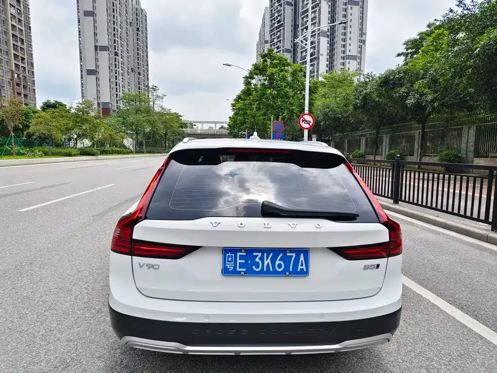 Volvo V90 — фото 10