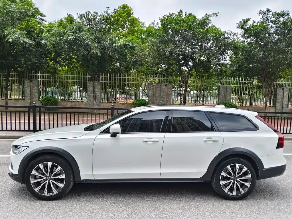Volvo V90 — фото 7