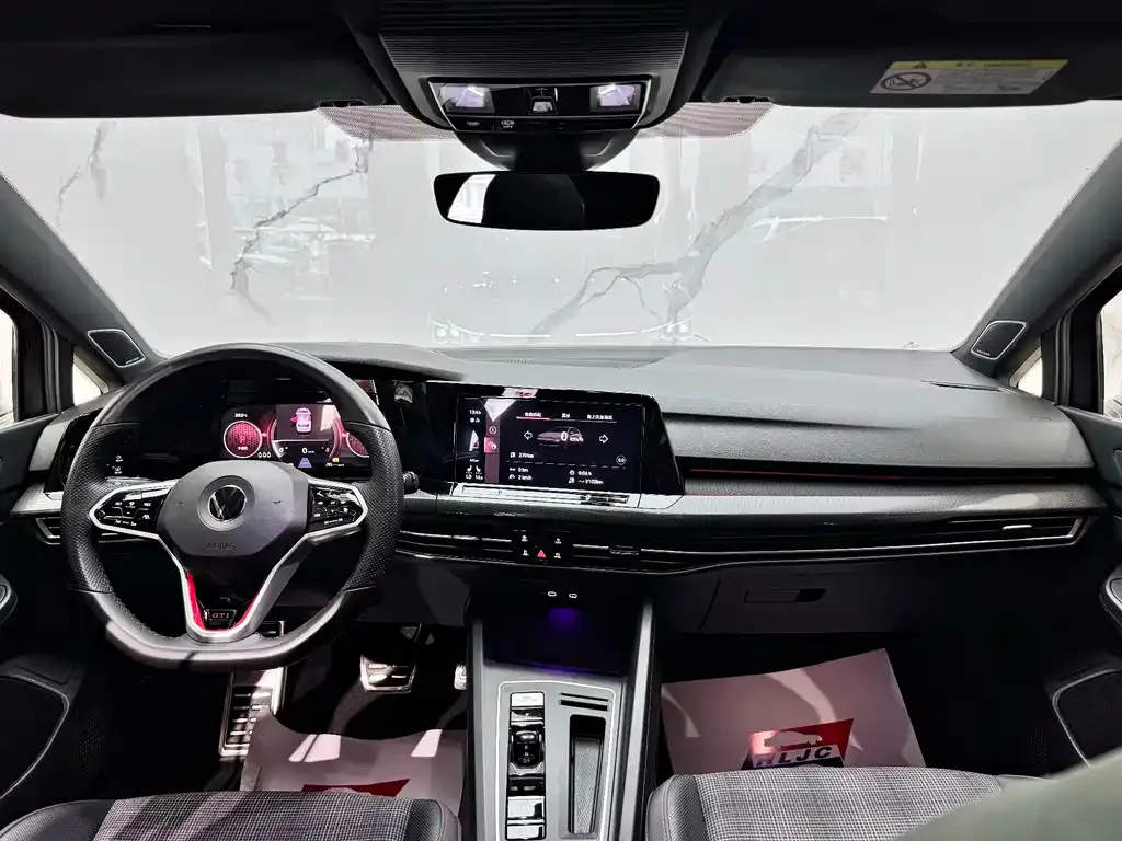 Volkswagen Golf GTI — фото 8