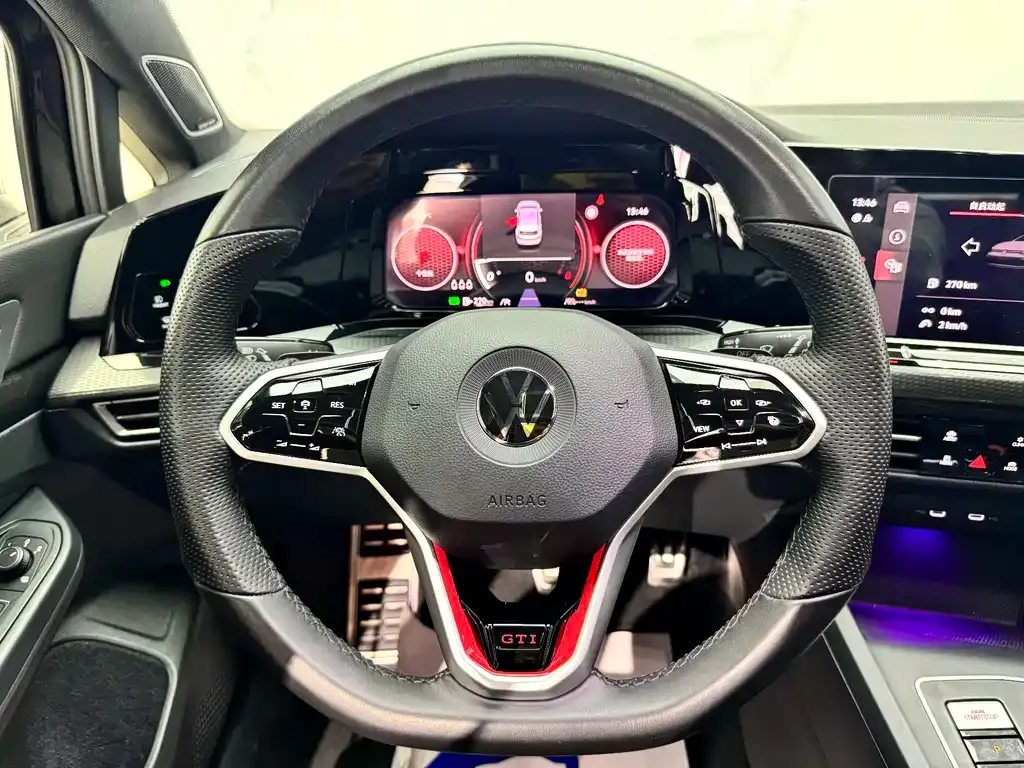Volkswagen Golf GTI — фото 4