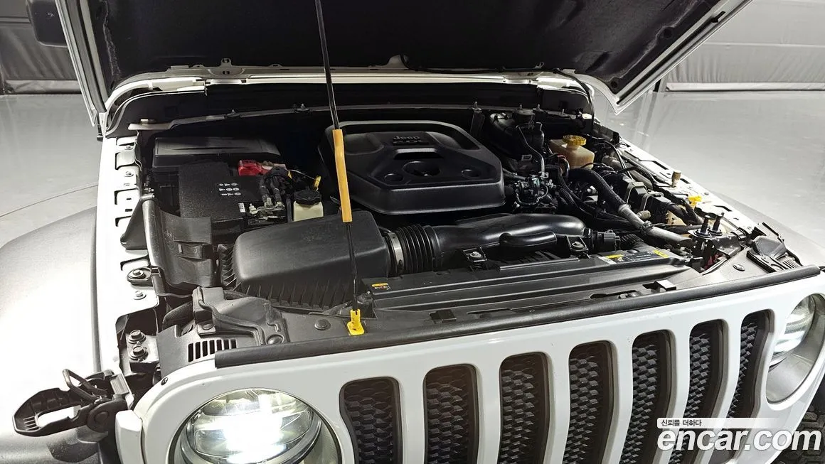 Jeep Wrangler — фото 10