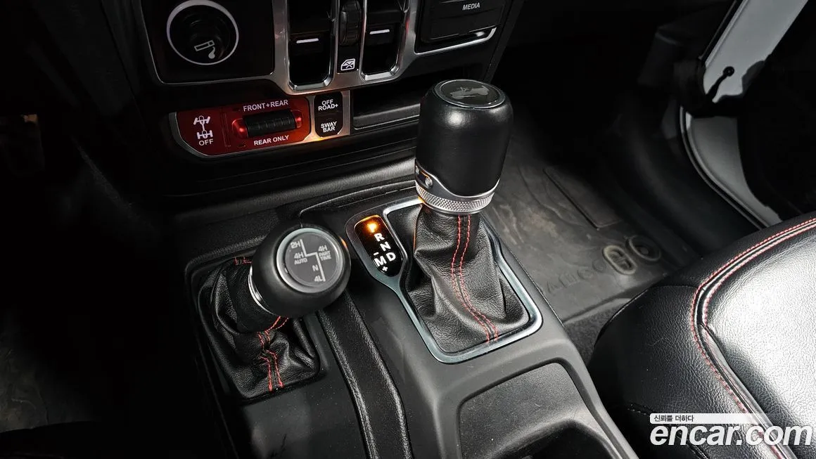 Jeep Wrangler — фото 4