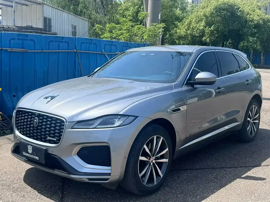Jaguar F-PACE — фото 1