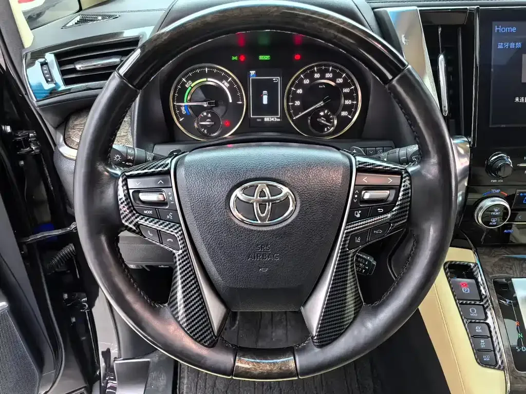 Toyota Vellfire — фото 6