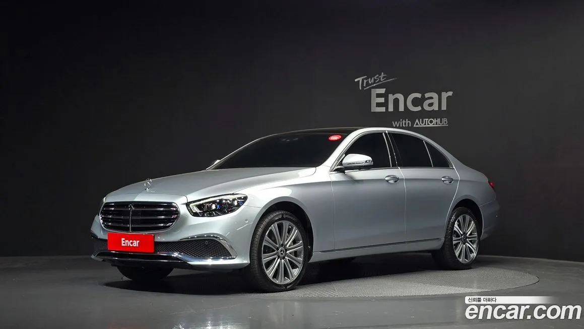 Mercedes-Benz E-Class — фото 1