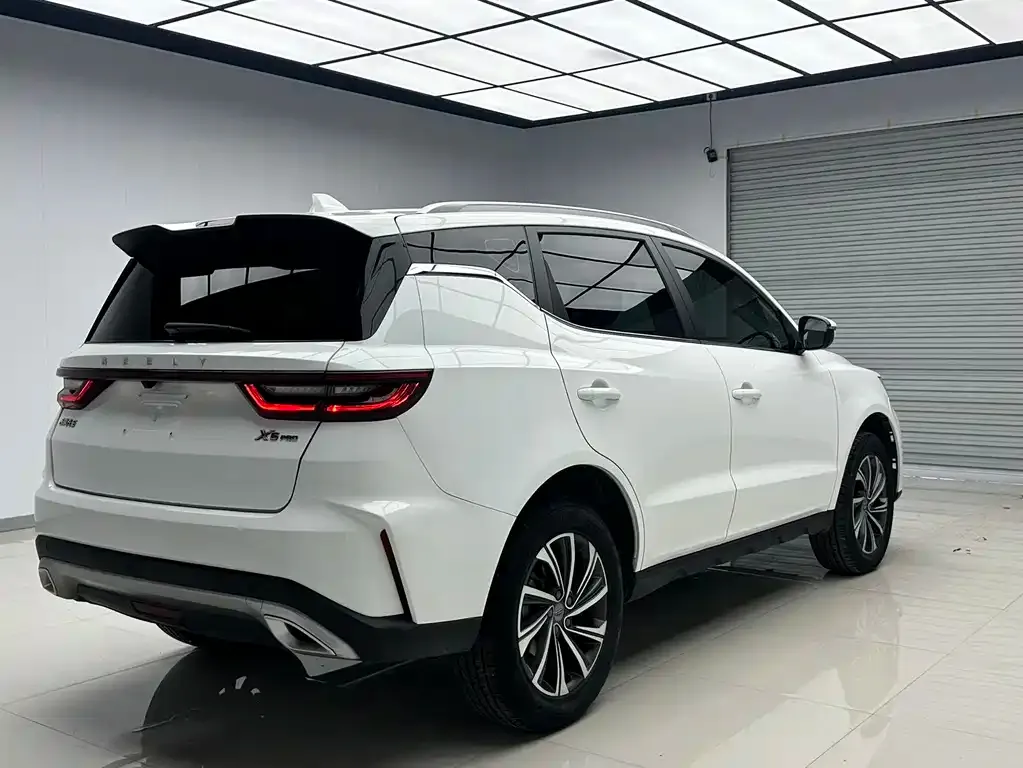 Geely Vision X6 — фото 8