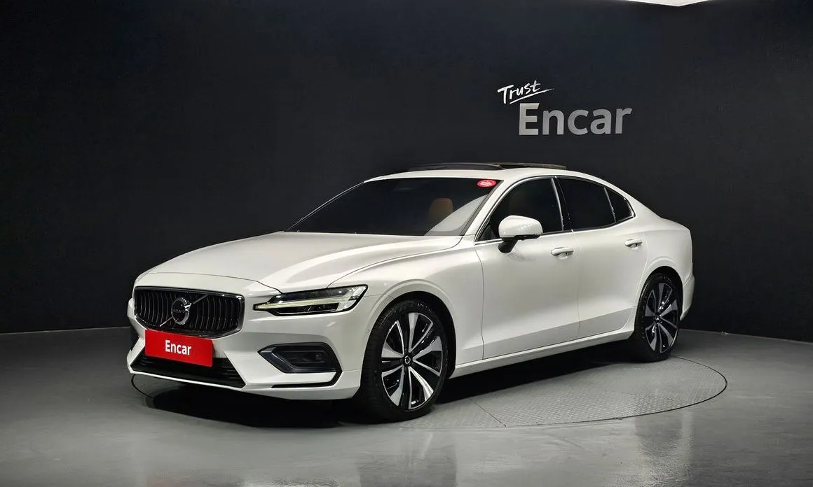 Volvo S60 — фото 1