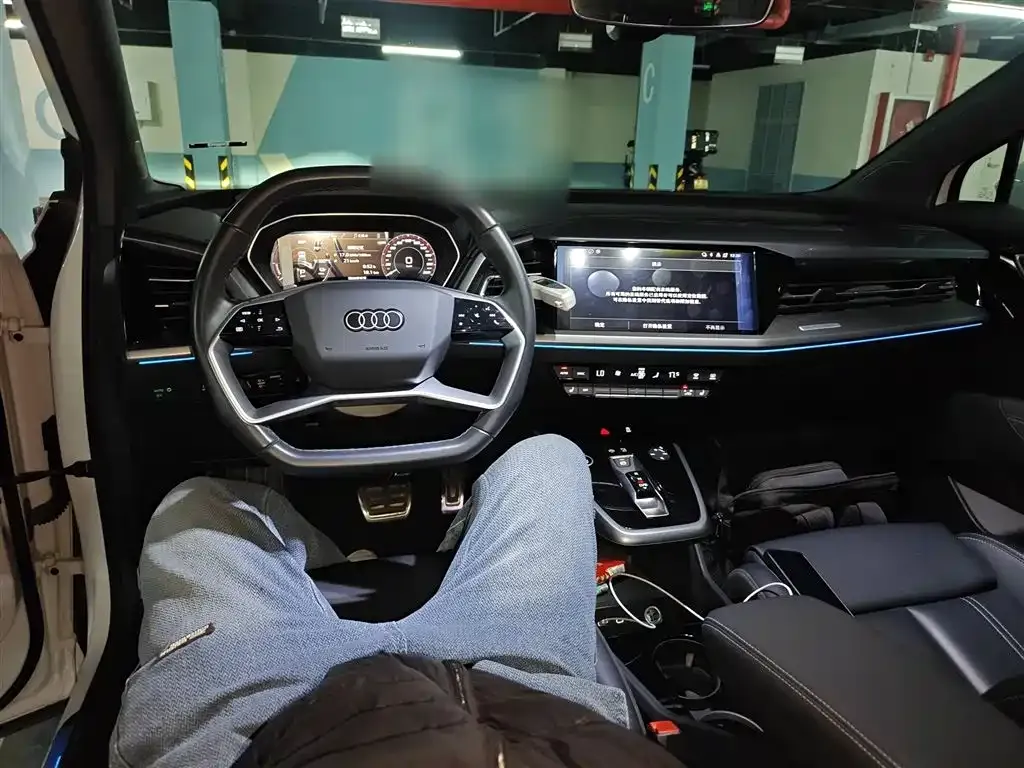 Audi Q4 e-tron — фото 10