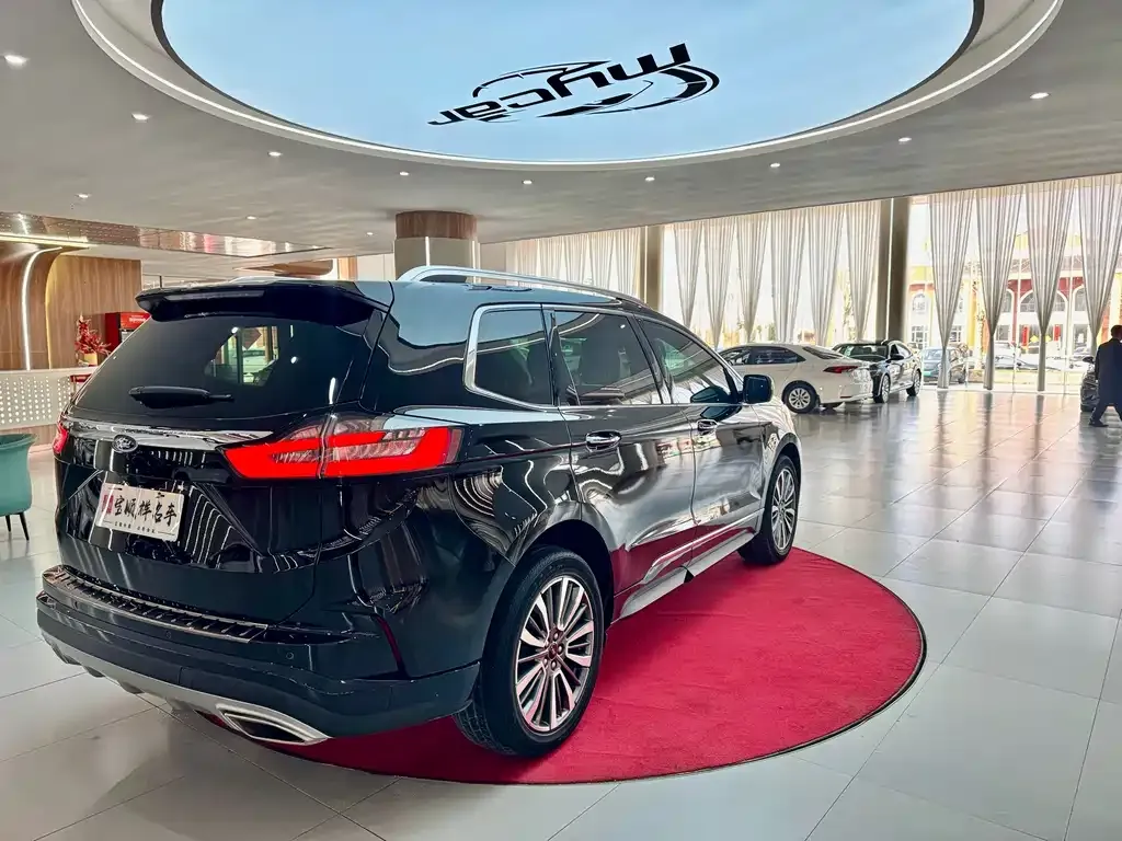 Ford Edge — фото 4
