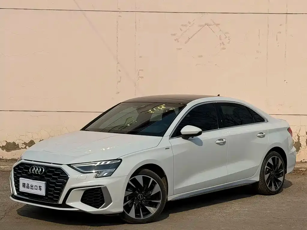 Audi A3 — фото 1