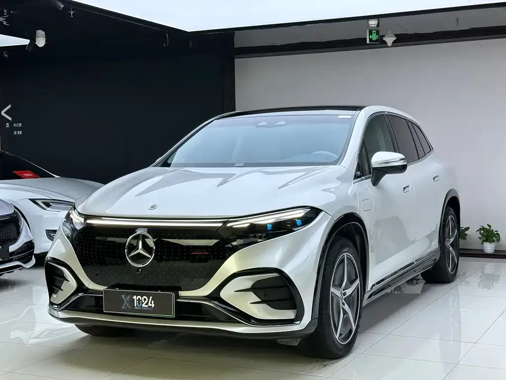 Mercedes-Benz EQS SUV — фото 1