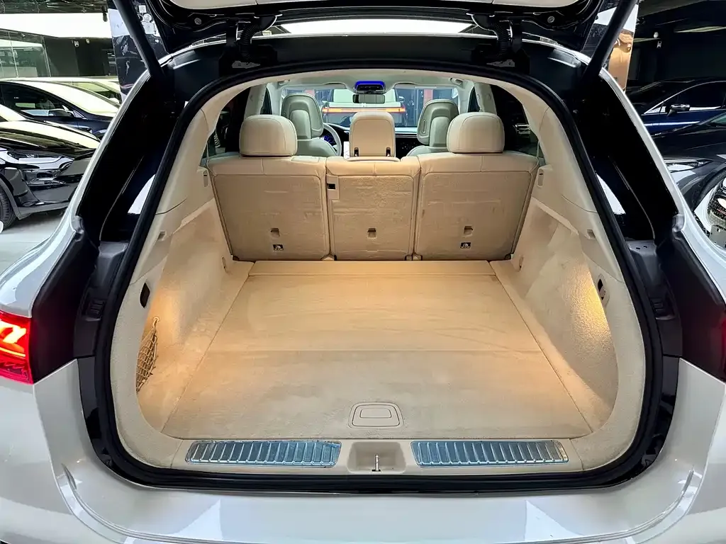 Mercedes-Benz EQS SUV — фото 8