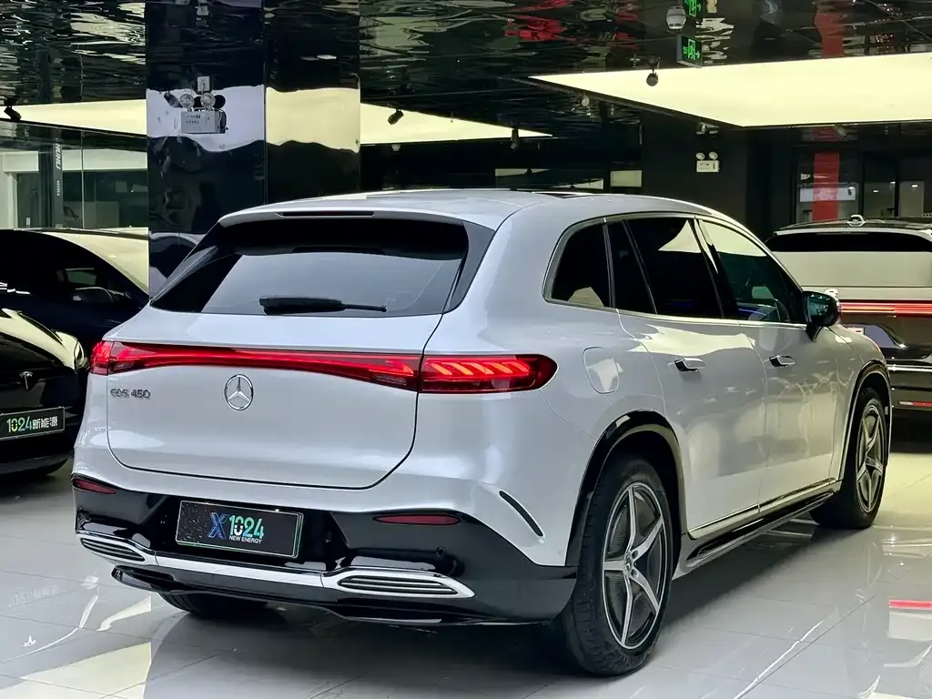 Mercedes-Benz EQS SUV — фото 7