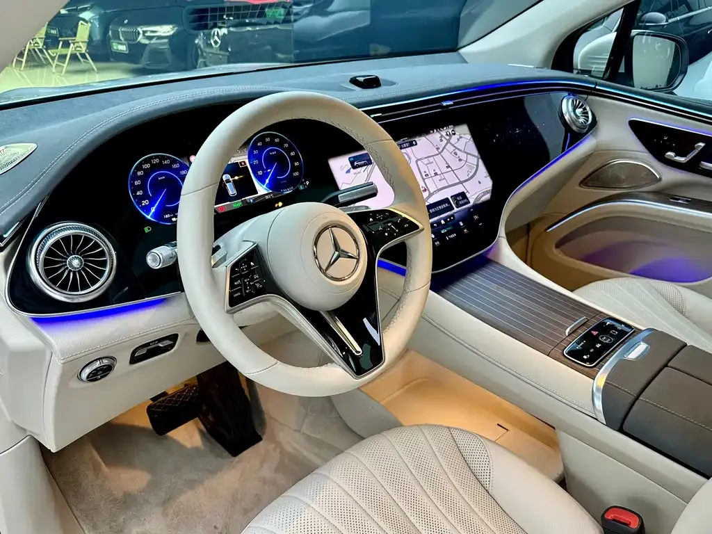 Mercedes-Benz EQS SUV — фото 9