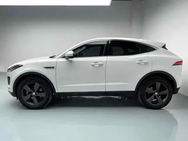 Jaguar E-PACE — фото 4