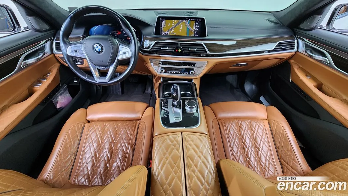 BMW 7-Series — фото 10