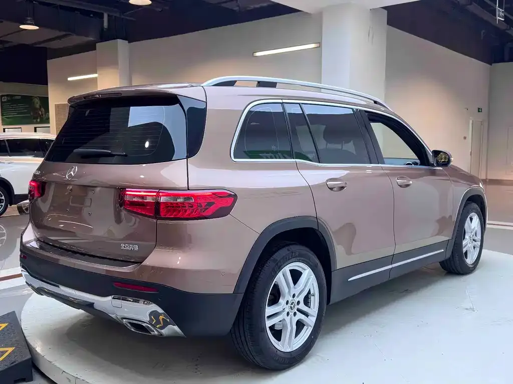 Mercedes-Benz GLB — фото 10