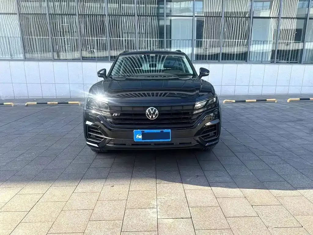 Volkswagen Touareg — фото 9