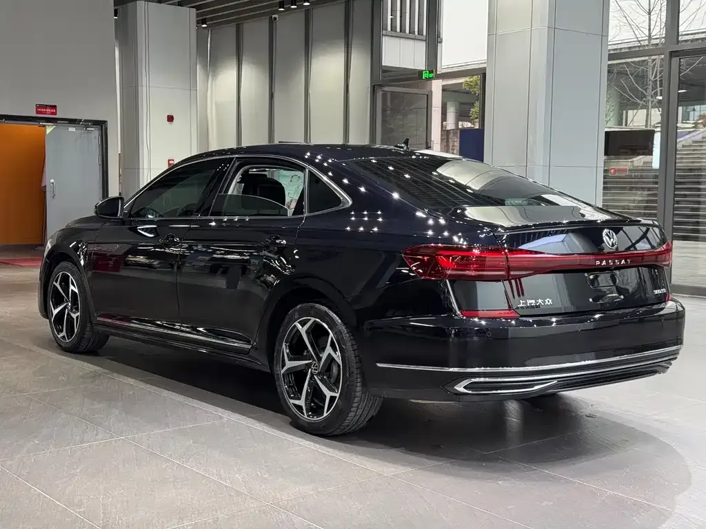 Volkswagen Passat — фото 4