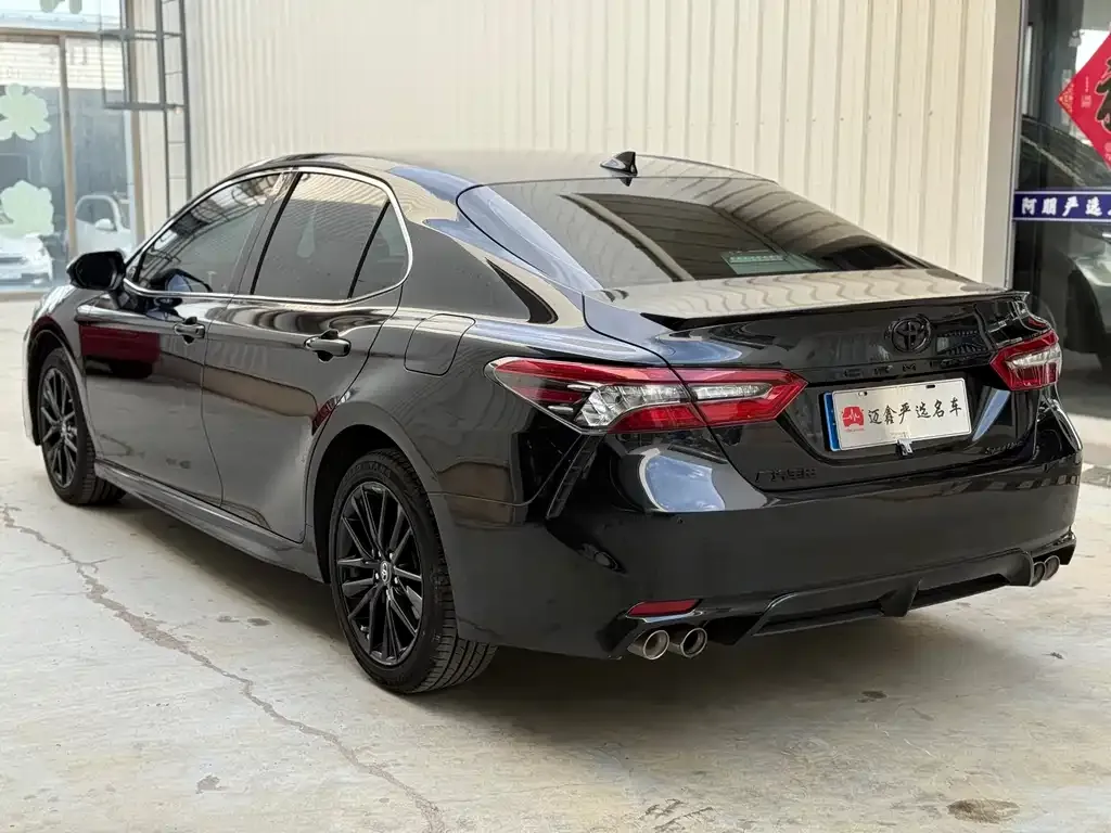 Toyota Camry — фото 5