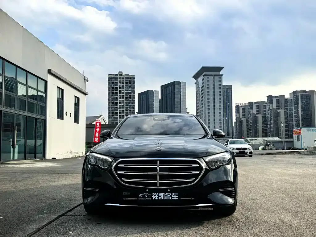 Mercedes-Benz E-Class — фото 10