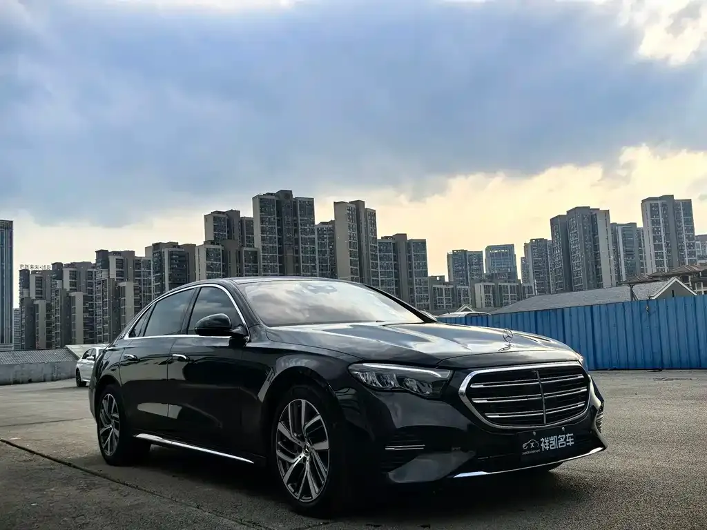 Mercedes-Benz E-Class — фото 9