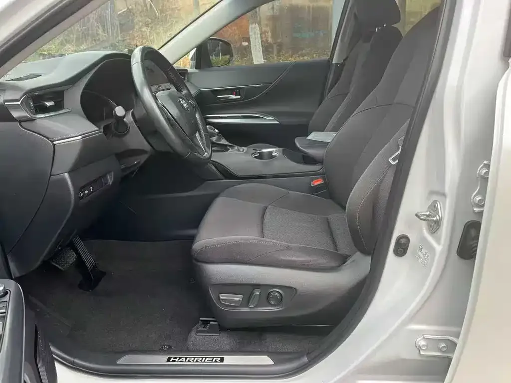 Toyota Harrier — фото 5