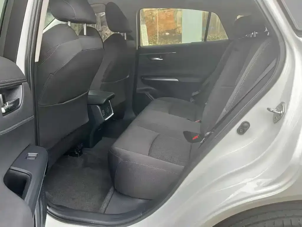 Toyota Harrier — фото 2