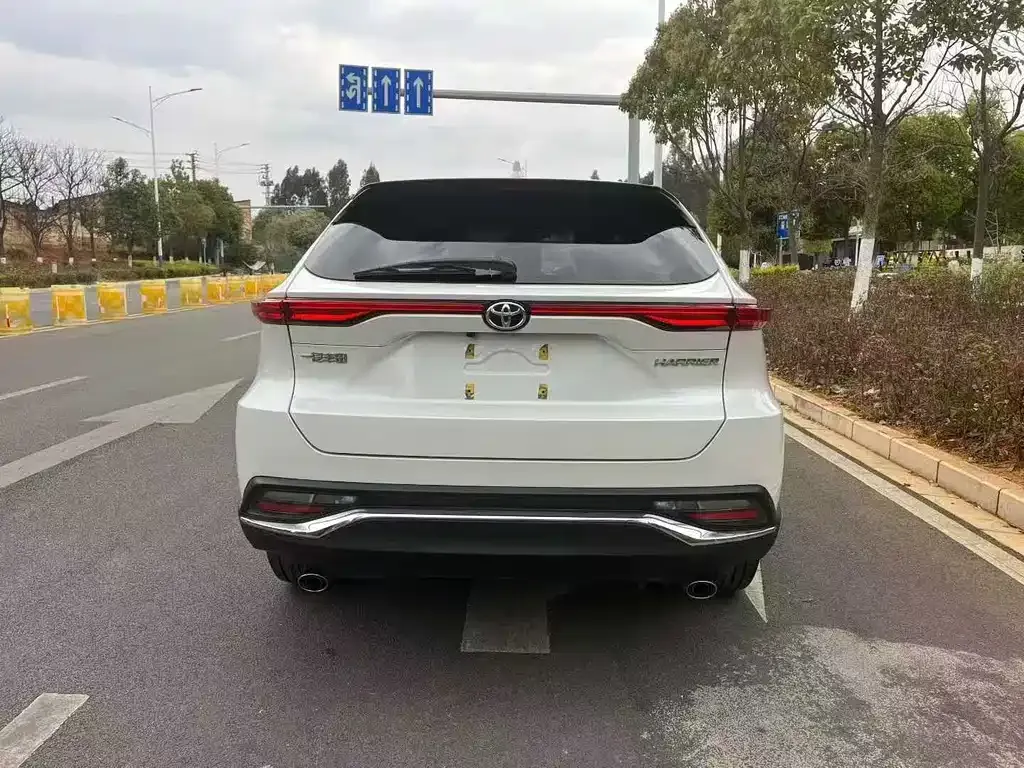 Toyota Harrier — фото 8