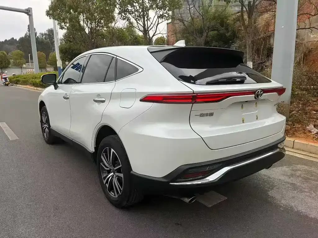 Toyota Harrier — фото 7