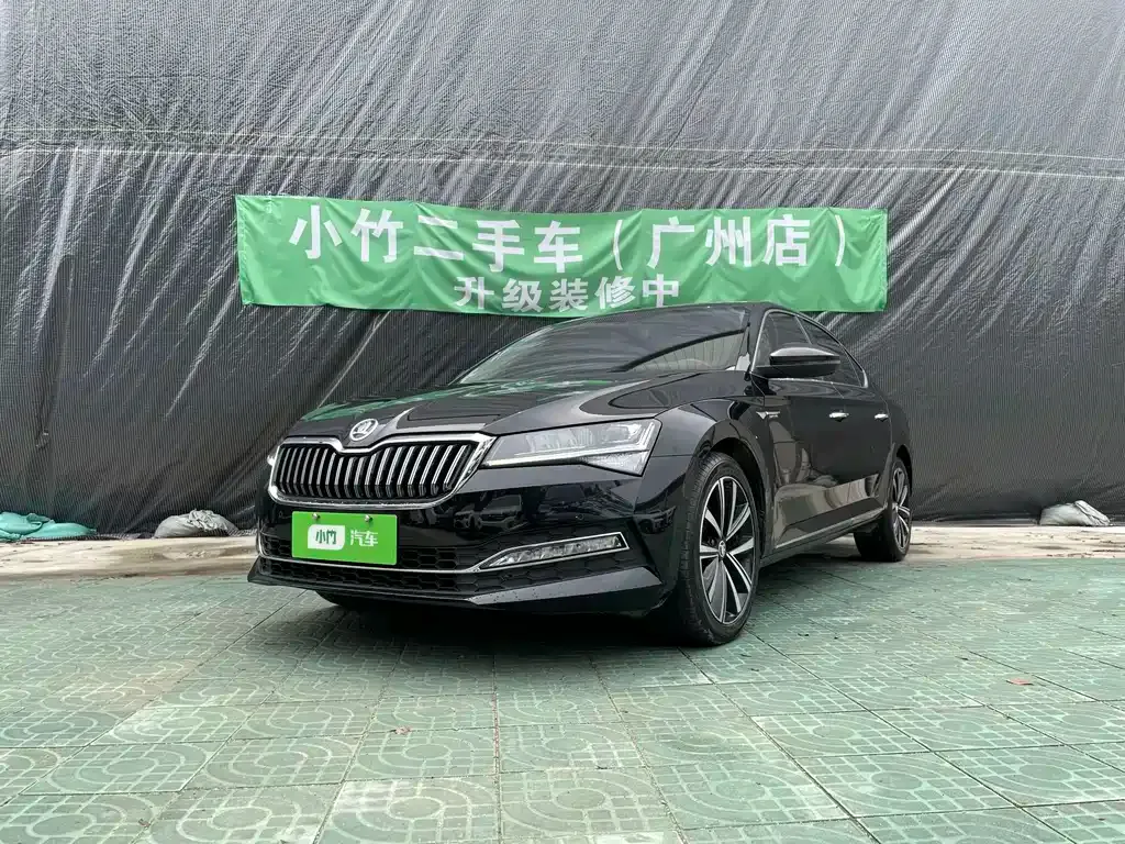 Skoda Superb — фото 1