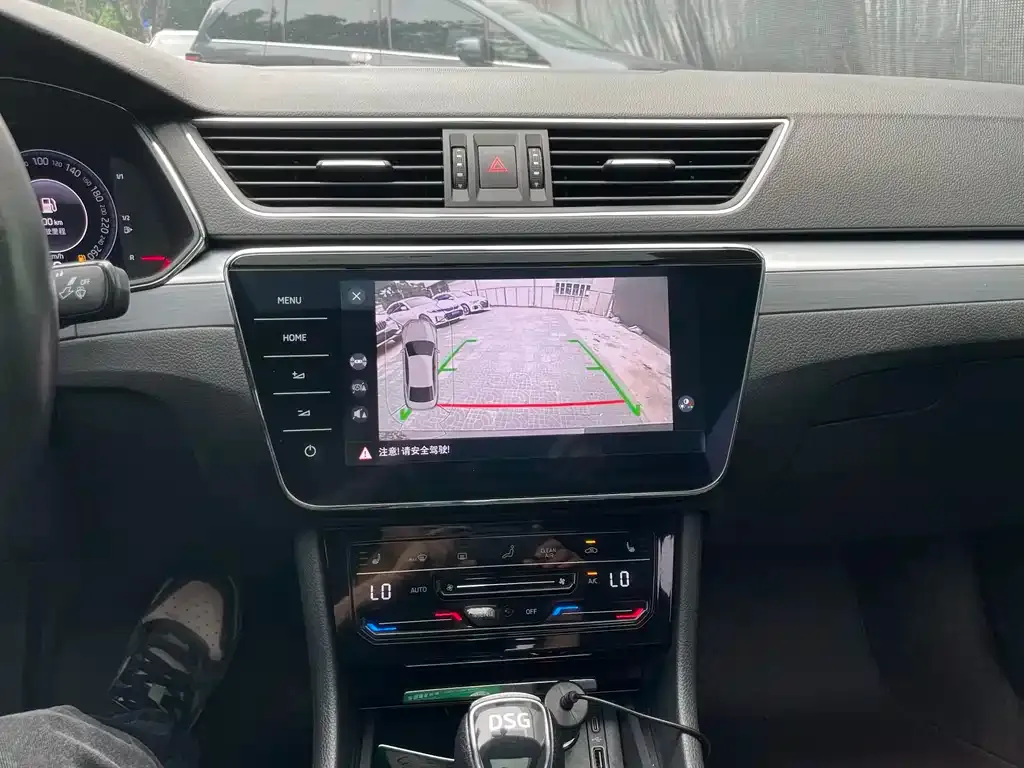 Skoda Superb — фото 4