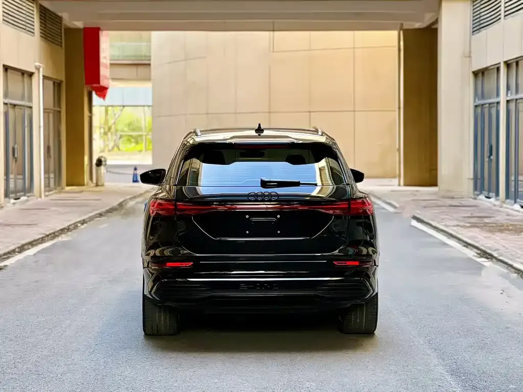 Audi Q5 e-tron — фото 4